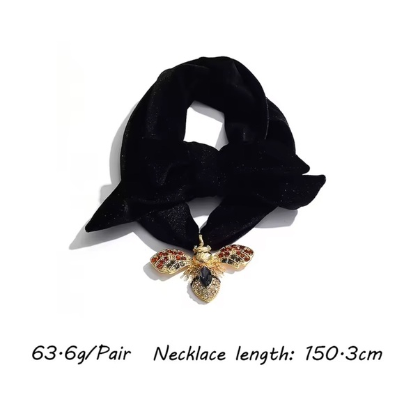 Queen Bee Velvet Ribbon Necklace - Picture 3 of 8